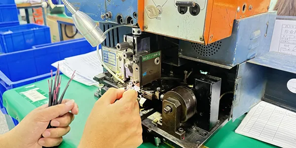 Manual Wire Stripping